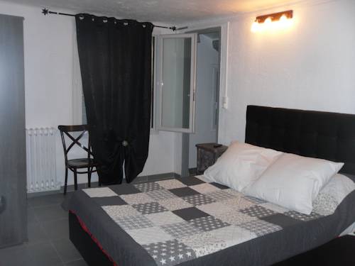 Imagen de la habitación del Hôtel Restaurant Le Mistral. Foto 7