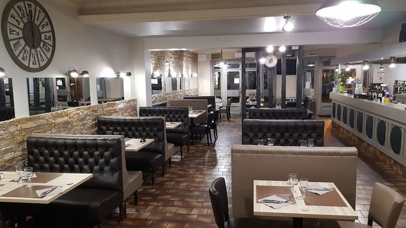 Imagen del bar/restaurante del H&ocirc;tel Restaurant Le Victor Hugo. Foto 5