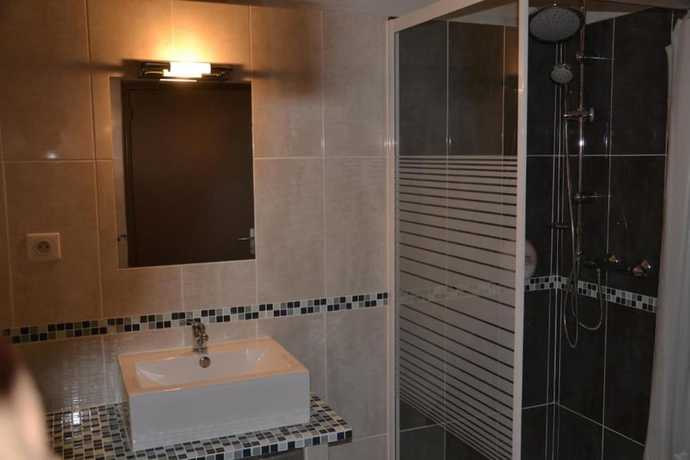 Imagen de la habitación del H&ocirc;tel Restaurant Le Victor Hugo. Foto 12