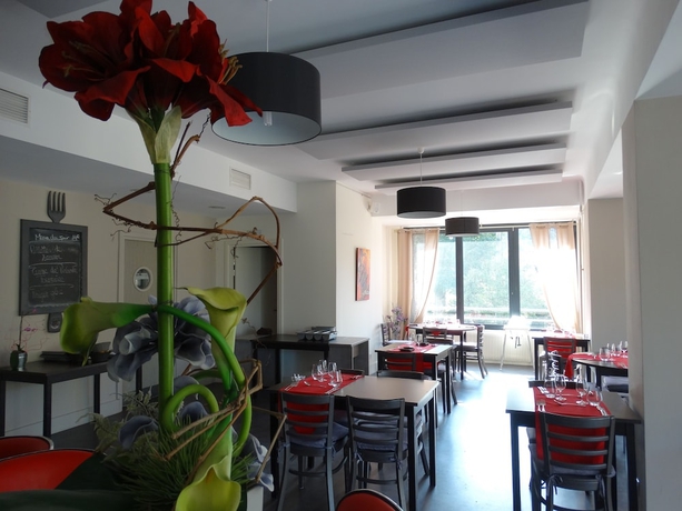 Imagen del bar/restaurante del H&ocirc;tel Restaurant L'echo Du Lac and Spa. Foto 3