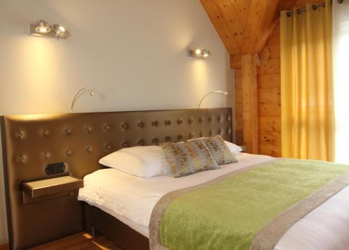 Imagen de la habitación del H&ocirc;tel Restaurant Les Alisiers. Foto 7