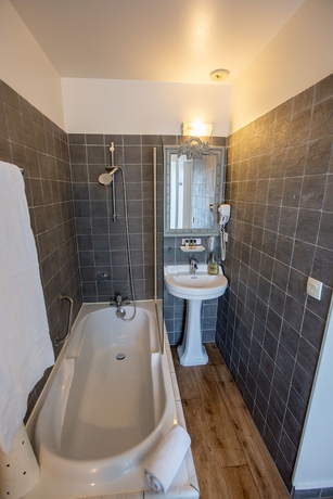 Imagen de la habitación del H&ocirc;tel Restaurant Les Ormes, The Originals Relais (relais Du Silence). Foto 15