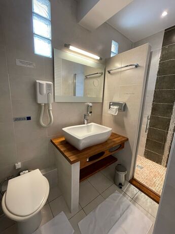 Imagen general del Hôtel Restaurant du Lac. Foto 3