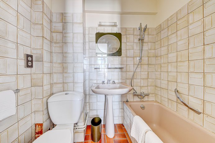 Imagen de la habitación del Hôtel Robespierre. Foto 11