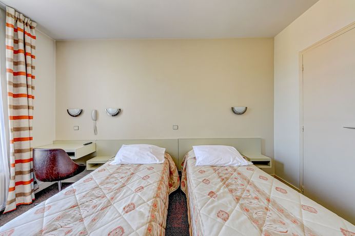 Imagen de la habitación del Hôtel Robespierre. Foto 15