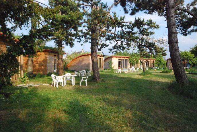 Imagen de los exteriores del H&ocirc;tel Rose, Beauvoir. Foto 13