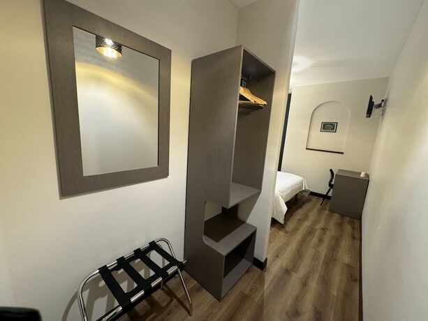 Imagen de la habitación del Hôtel Royal Montreuil. Foto 3