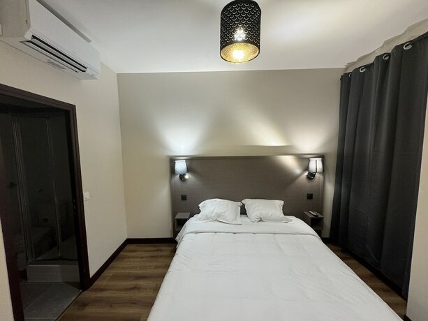 Imagen de la habitación del Hôtel Royal Montreuil. Foto 7