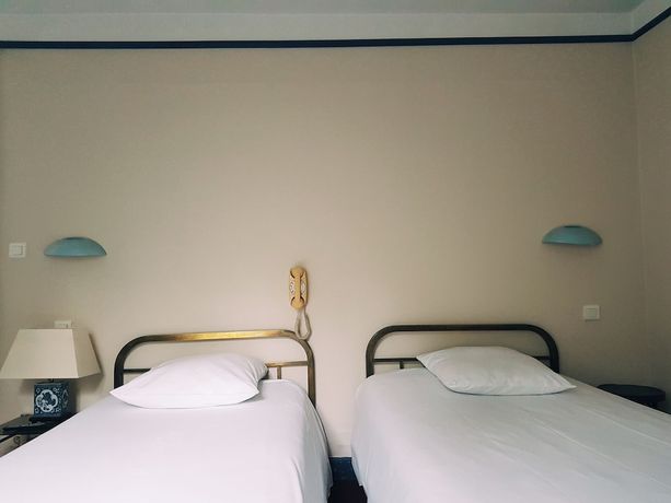 Imagen de la habitación del Hôtel Saint Charles. Foto 2