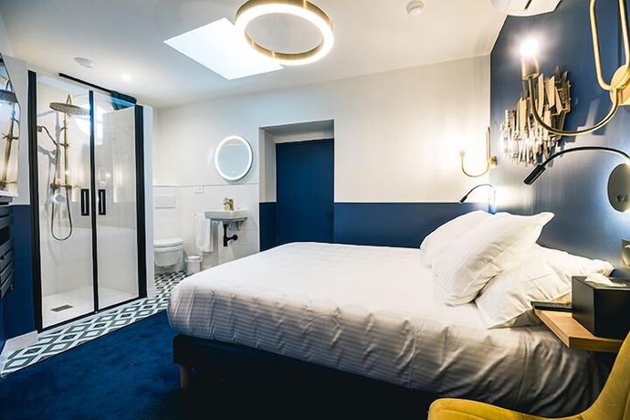 Imagen de la habitación del H&ocirc;tel Saint Christophe, Houdan. Foto 3
