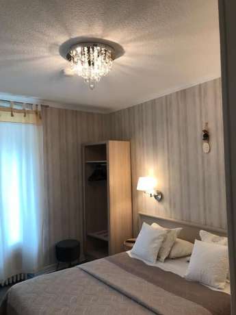 Imagen de la habitación del H&ocirc;tel Saint-Philibert. Foto 8
