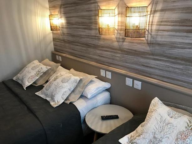 Imagen de la habitación del H&ocirc;tel Saint-Philibert. Foto 15