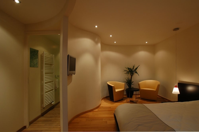 Imagen de la habitación del H&ocirc;tel Saint-pierre, Villedieu les Poeles. Foto 13