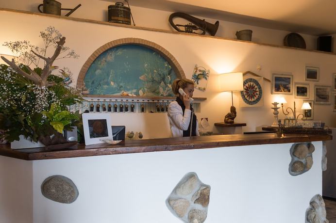 Imagen de los interiores del H&ocirc;tel Sant\'Andrea, The Originals Relais (Relais du Silence). Foto 17