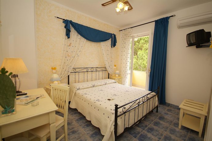 Imagen de la habitación del H&ocirc;tel Sant\'Andrea, The Originals Relais (Relais du Silence). Foto 4