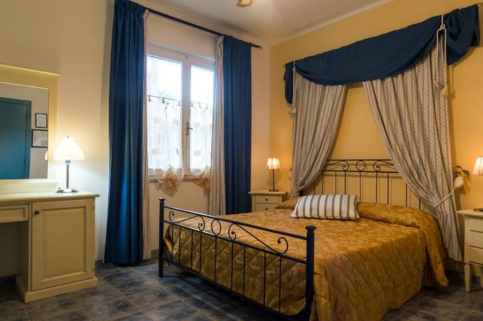 Imagen de la habitación del H&ocirc;tel Sant\'Andrea, The Originals Relais (Relais du Silence). Foto 5