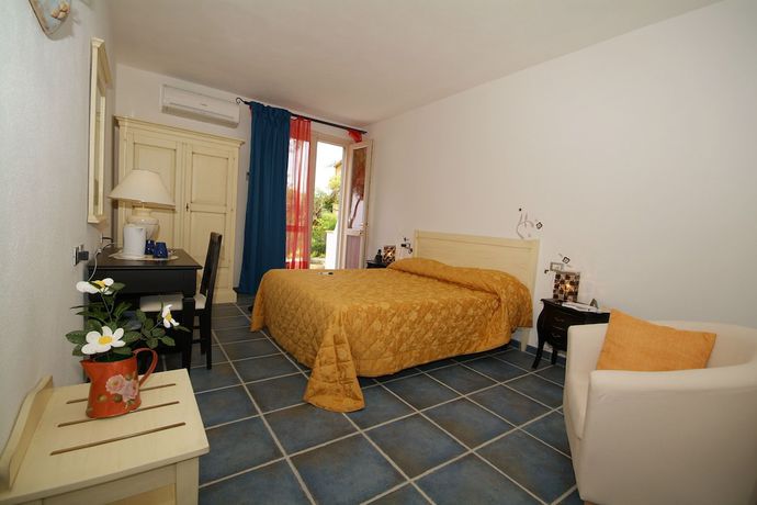 Imagen de la habitación del H&ocirc;tel Sant\'Andrea, The Originals Relais (Relais du Silence). Foto 6