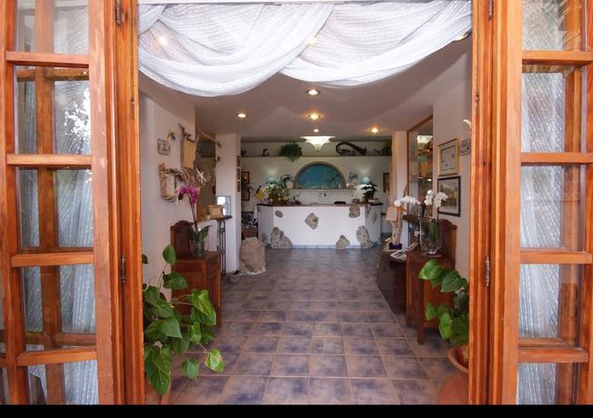 Imagen de los interiores del H&ocirc;tel Sant\'Andrea, The Originals Relais (Relais du Silence). Foto 19