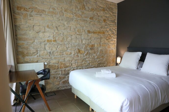 Imagen de la habitación del Hôtel Séquoias. Foto 19
