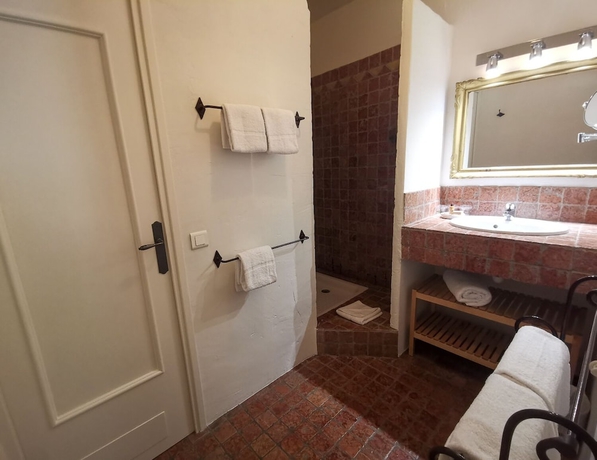 Imagen de la habitación del H&ocirc;tel Sous Les Figuiers. Foto 15