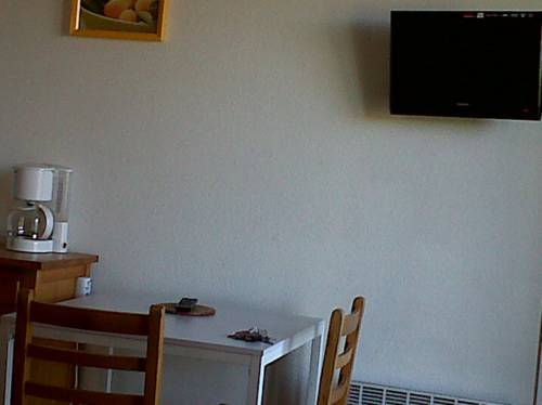 Imagen de la habitación del H&ocirc;tel Studios Les Acacias. Foto 3