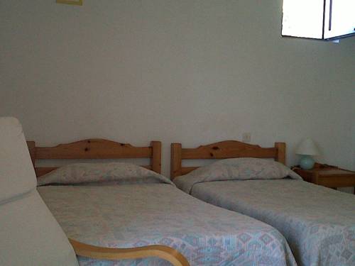 Imagen de la habitación del H&ocirc;tel Studios Les Acacias. Foto 4