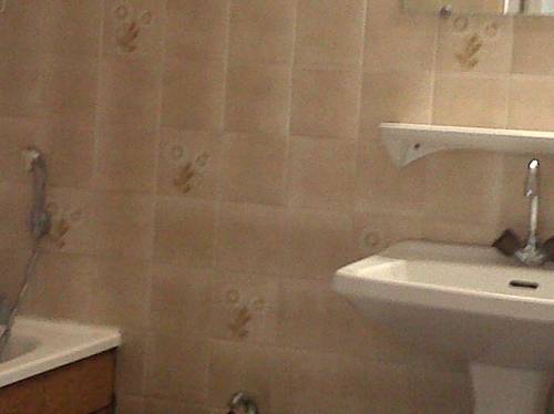 Imagen de la habitación del H&ocirc;tel Studios Les Acacias. Foto 5