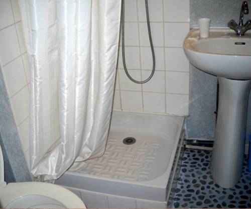 Imagen de la habitación del H&ocirc;tel Triotel, La Valette du Var. Foto 4