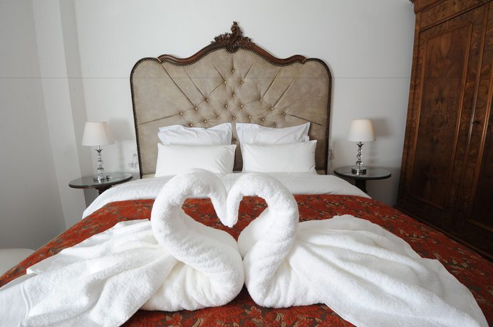 Imagen de la habitación del H&ocirc;tel Victor Hugo, Pontorson. Foto 2
