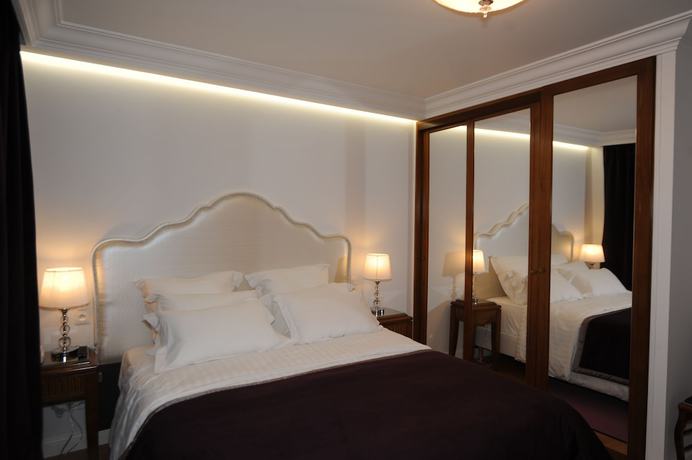 Imagen de la habitación del H&ocirc;tel Victor Hugo, Pontorson. Foto 7