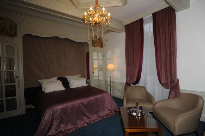 Imagen de la habitación del H&ocirc;tel Victor Hugo, Pontorson. Foto 8