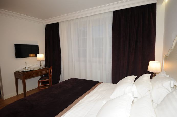 Imagen de la habitación del H&ocirc;tel Victor Hugo, Pontorson. Foto 9