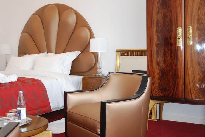 Imagen de la habitación del H&ocirc;tel Victor Hugo, Pontorson. Foto 11