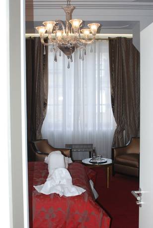 Imagen de la habitación del H&ocirc;tel Victor Hugo, Pontorson. Foto 12