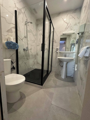 Imagen de la habitación del H&ocirc;tel Victoria, Reims. Foto 3