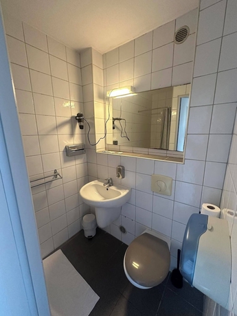 Imagen de la habitación del H&ocirc;tel Victoria, Reims. Foto 16