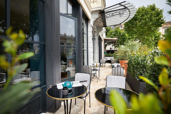 Imagen de los exteriores del Hôtel Victoria, Valencia de Francia. Foto 15