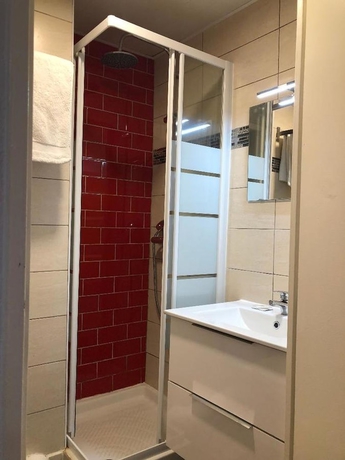 Imagen de la habitación del H&ocirc;tel Victory. Foto 17