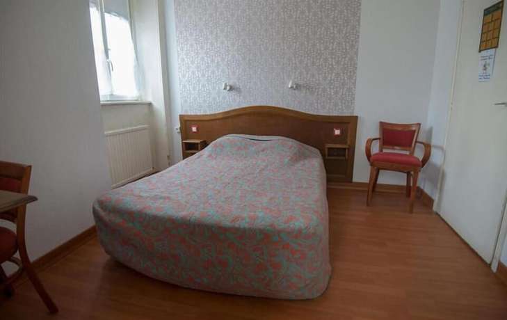 Imagen de la habitación del H&ocirc;tel de France, DINAN. Foto 8