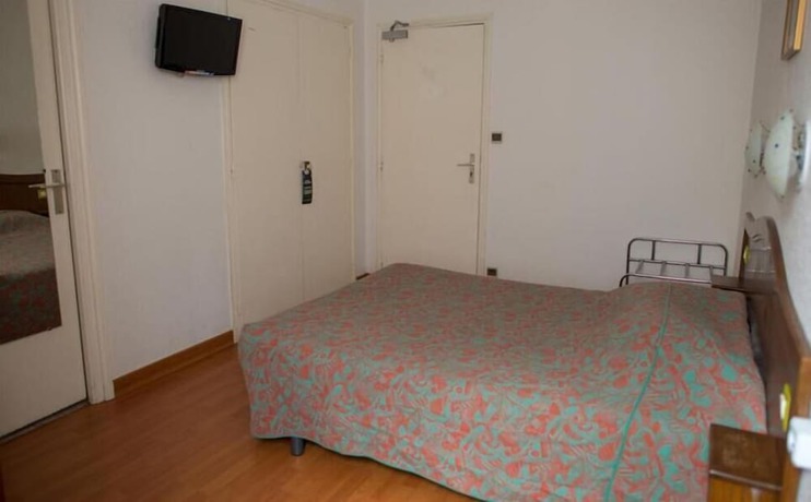 Imagen de la habitación del H&ocirc;tel de France, DINAN. Foto 13