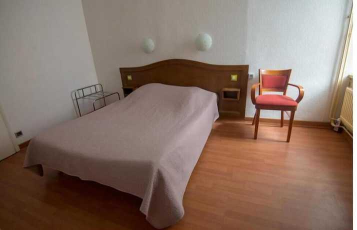 Imagen de la habitación del H&ocirc;tel de France, DINAN. Foto 17