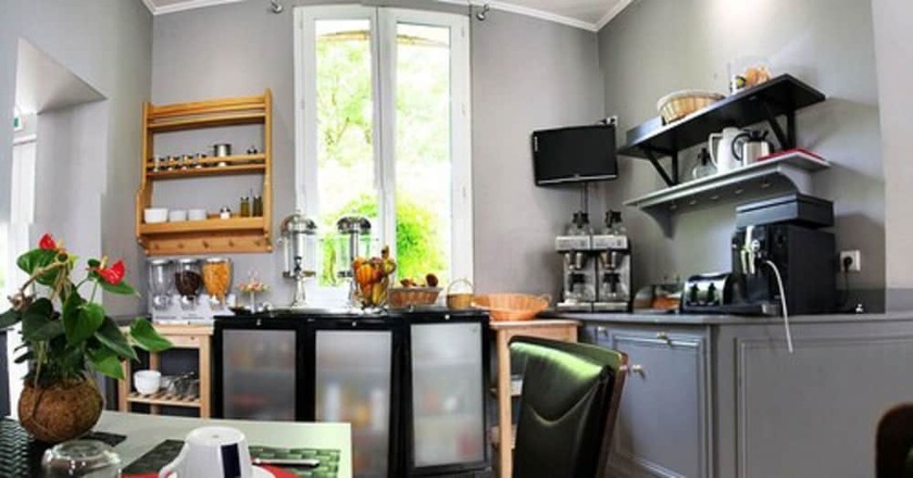 Imagen del bar/restaurante del H&ocirc;tel de France, Lillebonne. Foto 2