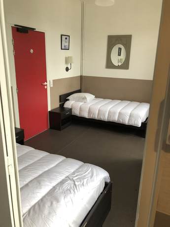 Imagen de la habitación del H&ocirc;tel de France, Lillebonne. Foto 11