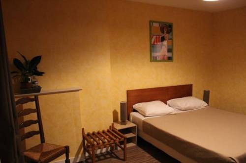 Imagen de la habitación del H&ocirc;tel de France, Saint-Calais. Foto 2