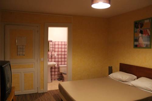Imagen de la habitación del H&ocirc;tel de France, Saint-Calais. Foto 3