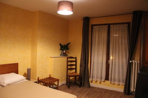 Imagen de la habitación del H&ocirc;tel de France, Saint-Calais. Foto 4