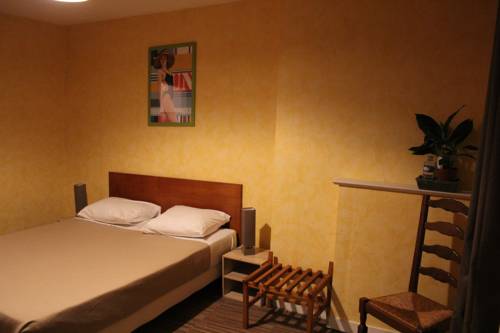 Imagen de la habitación del H&ocirc;tel de France, Saint-Calais. Foto 5