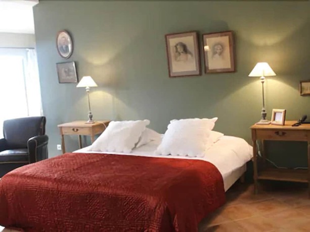 Imagen de la habitación del Hôtel de Mirmande. Foto 6