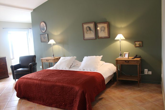 Imagen de la habitación del Hôtel de Mirmande. Foto 8