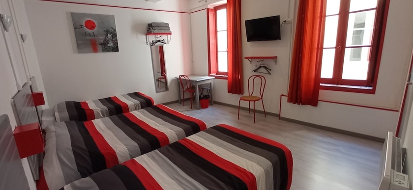 Imagen de la habitación del H&ocirc;tel de Paris, NARBONNE. Foto 7